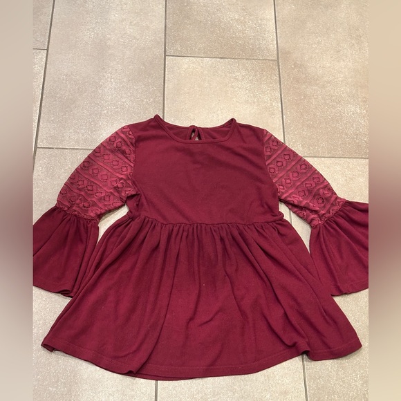 Suzanne Betro Tops - ❤️ BOGO FREE ❤️ Suzanne Betro S Maroon Peplum Top Bell Sleeves & Lace Detail